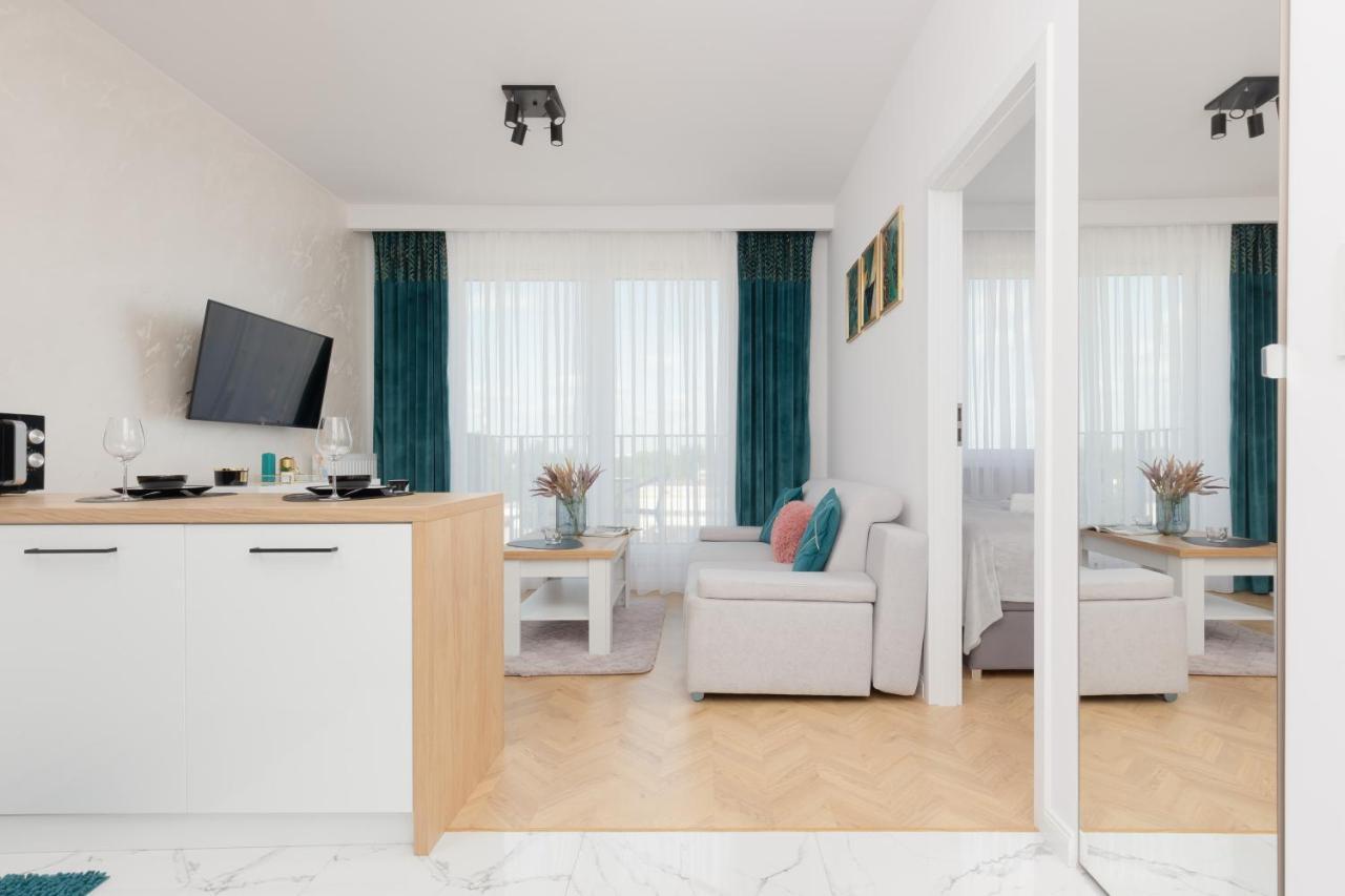 Warsaw Kotsisa Apartments With Parking By Noclegi Renters Exterior foto
