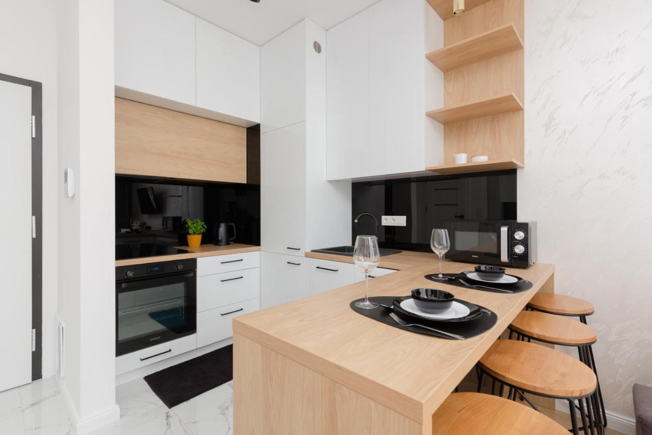 Warsaw Kotsisa Apartments With Parking By Noclegi Renters Exterior foto