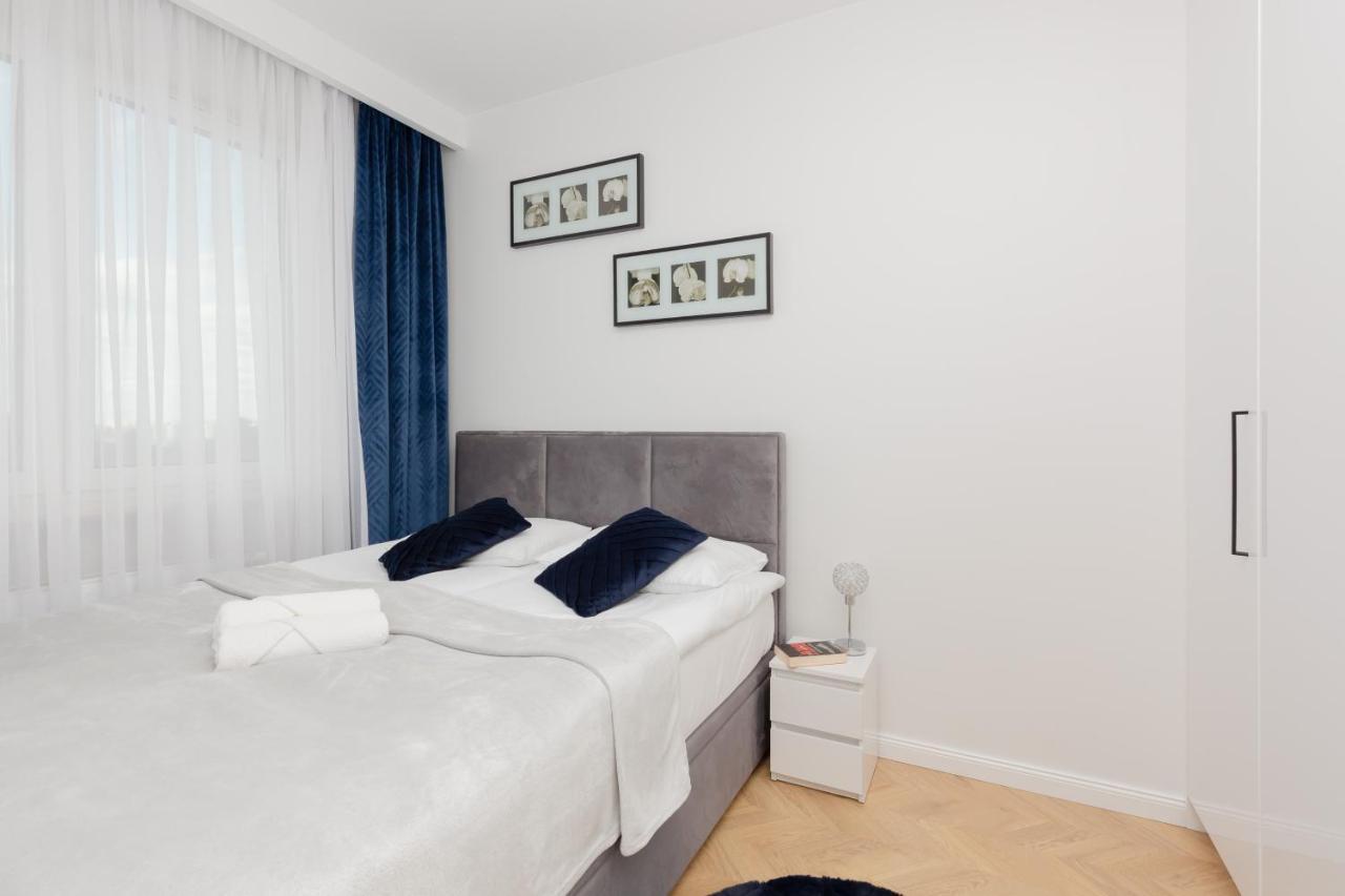 Warsaw Kotsisa Apartments With Parking By Noclegi Renters Exterior foto