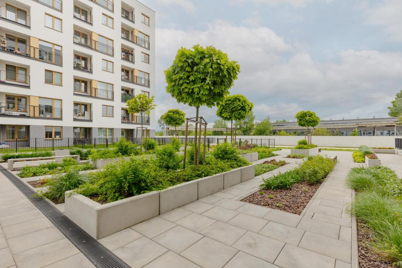 Warsaw Kotsisa Apartments With Parking By Noclegi Renters Exterior foto