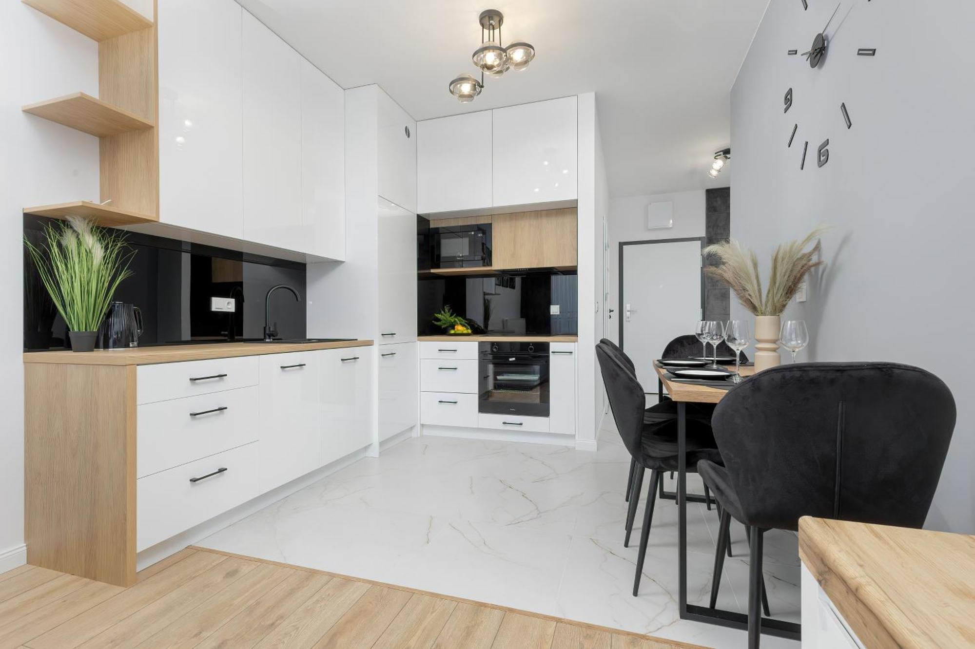 Warsaw Kotsisa Apartments With Parking By Noclegi Renters Exterior foto