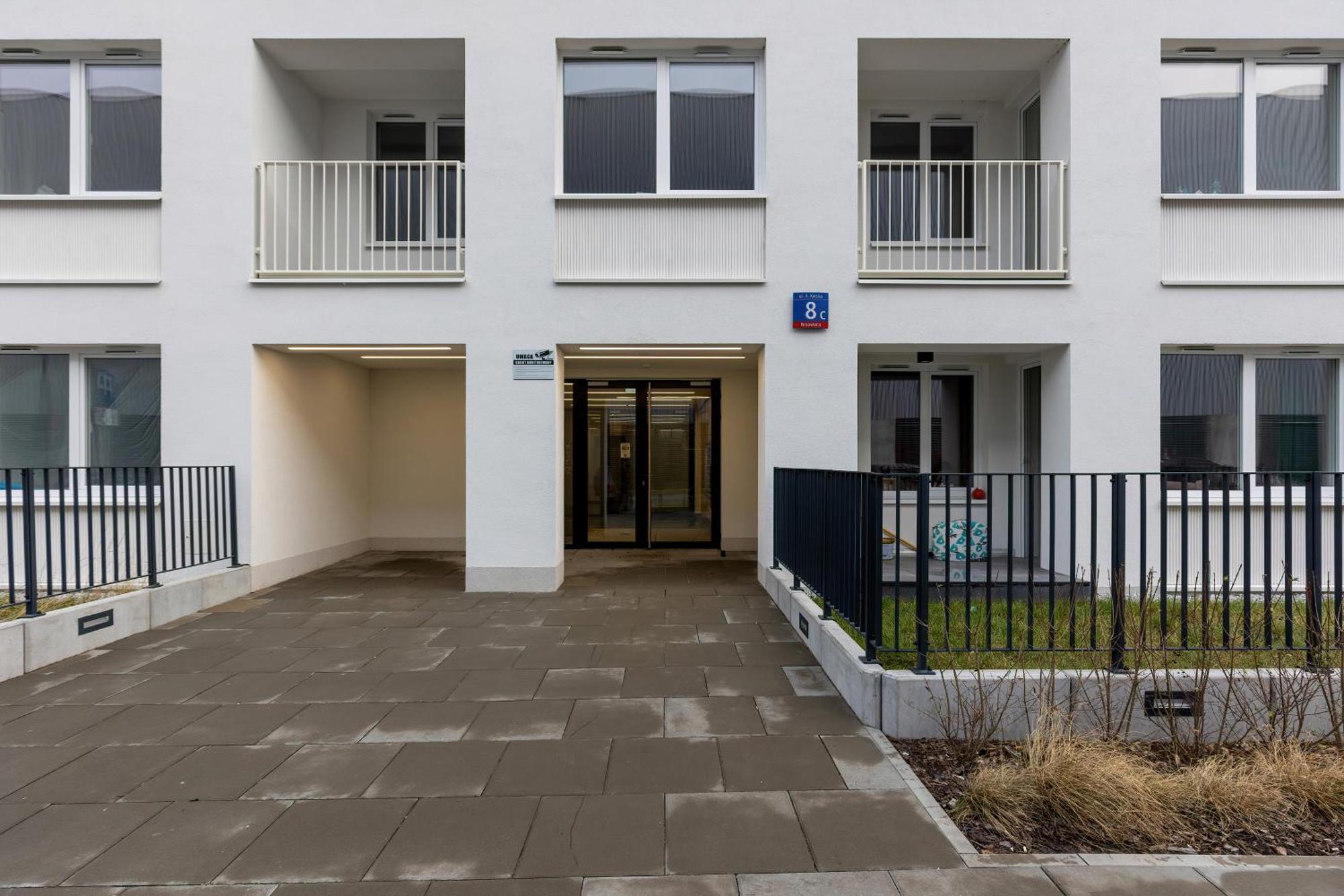 Warsaw Kotsisa Apartments With Parking By Noclegi Renters Exterior foto